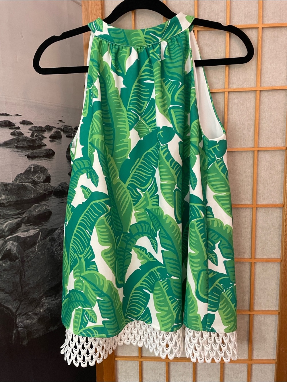 Sail to Sable Banana Leaf Print with Crochet Trim Halter Top in Medium NWOT